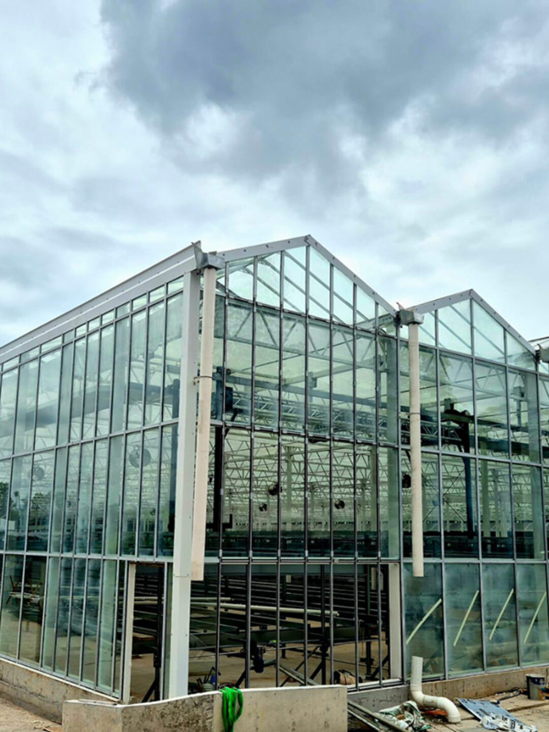 commercial Semi-closed greenhouse is suitable for large-scale planting under various harsh weather