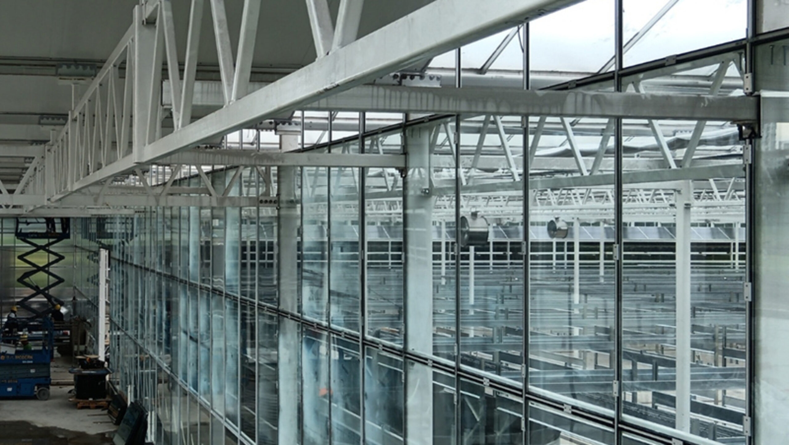commercial Semi-closed greenhouse is suitable for large-scale planting under various harsh weather