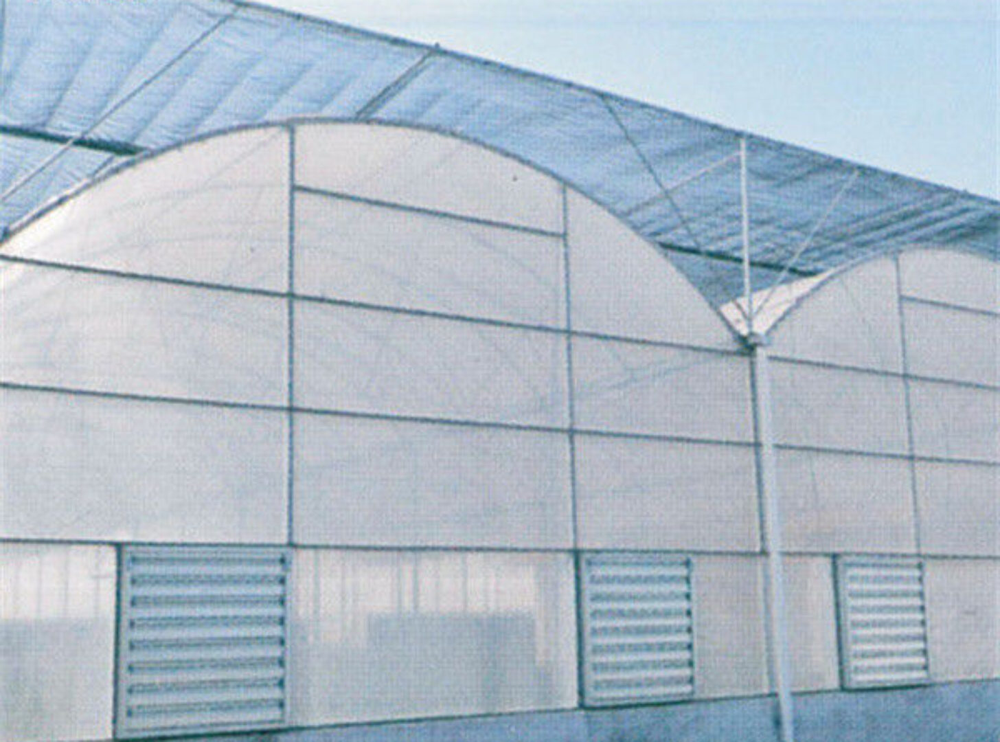 Galvanized Steel Frame Multispan Greenhouse 30-100m Length Customized Size