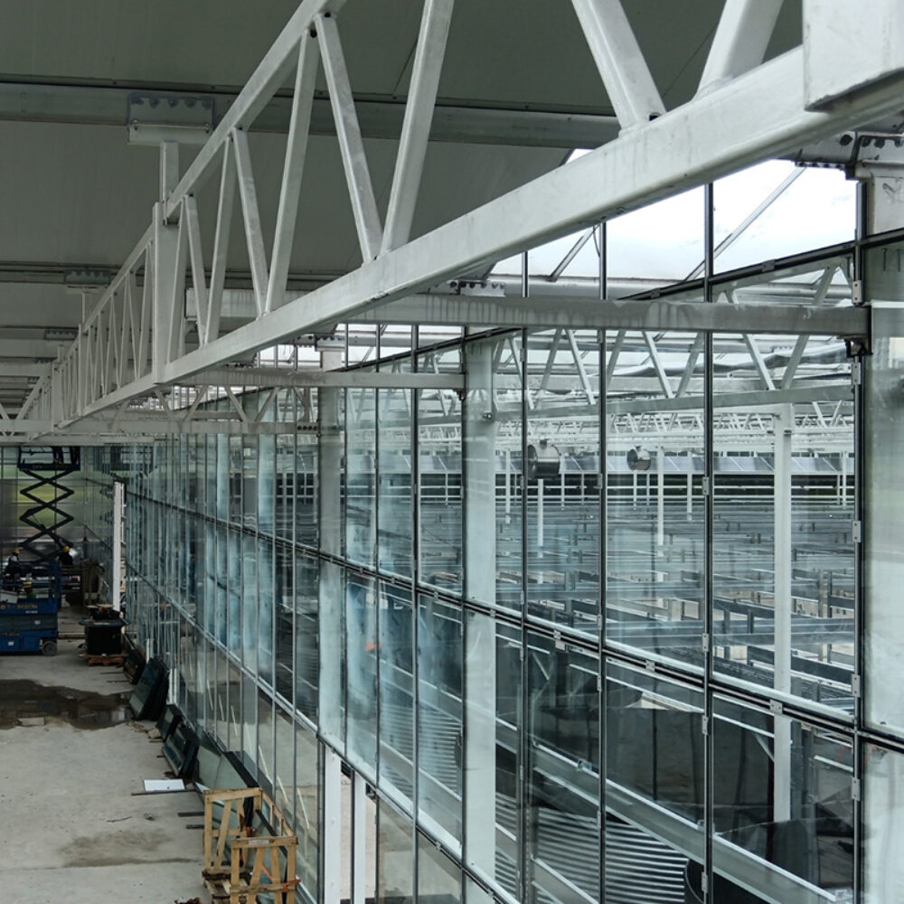 Semi-closed commercial greenhouse is designed specifically for crop cultivation in extreme climate zones