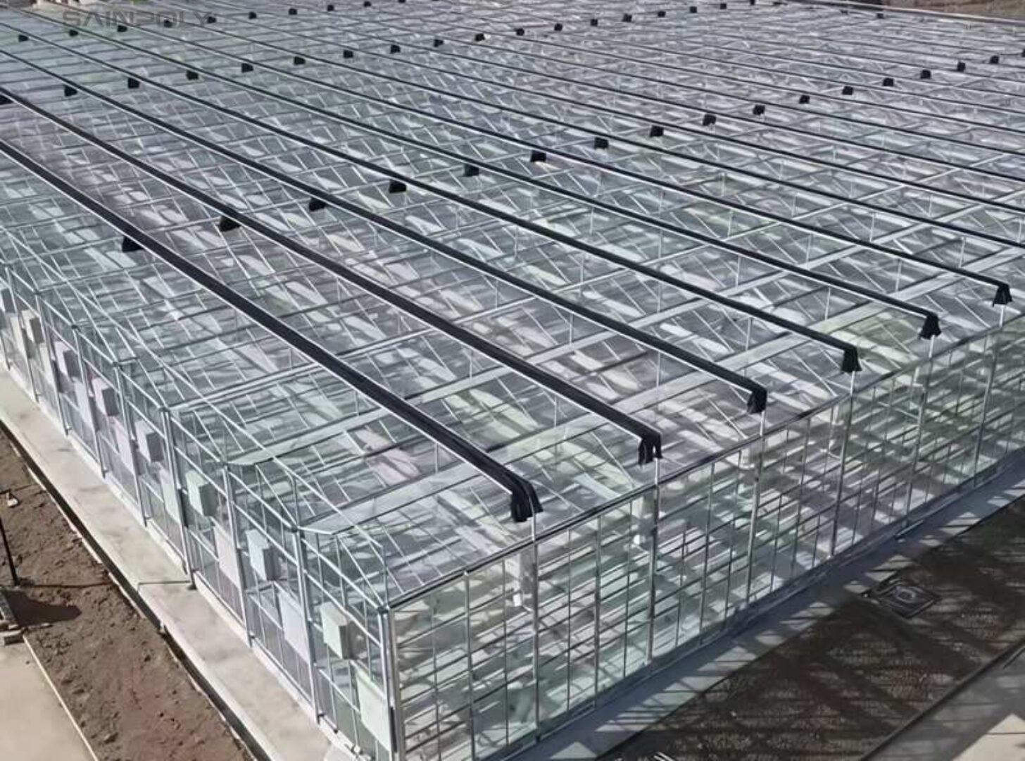 Venlo Greenhouse System: An "Industrialized Chassis" Integrating High Light Efficiency and Full